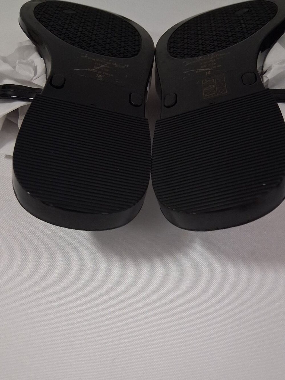 Tory Burch Mini Miller Flat Thong Sandals Color: Perfect Black / Gold Size 7 - Picture 4 of 4